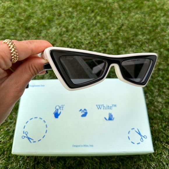 Off-White Artemisia 55MM Cat Eye White Dark Gray Tinted Sunglasses - Picture 3 of 13